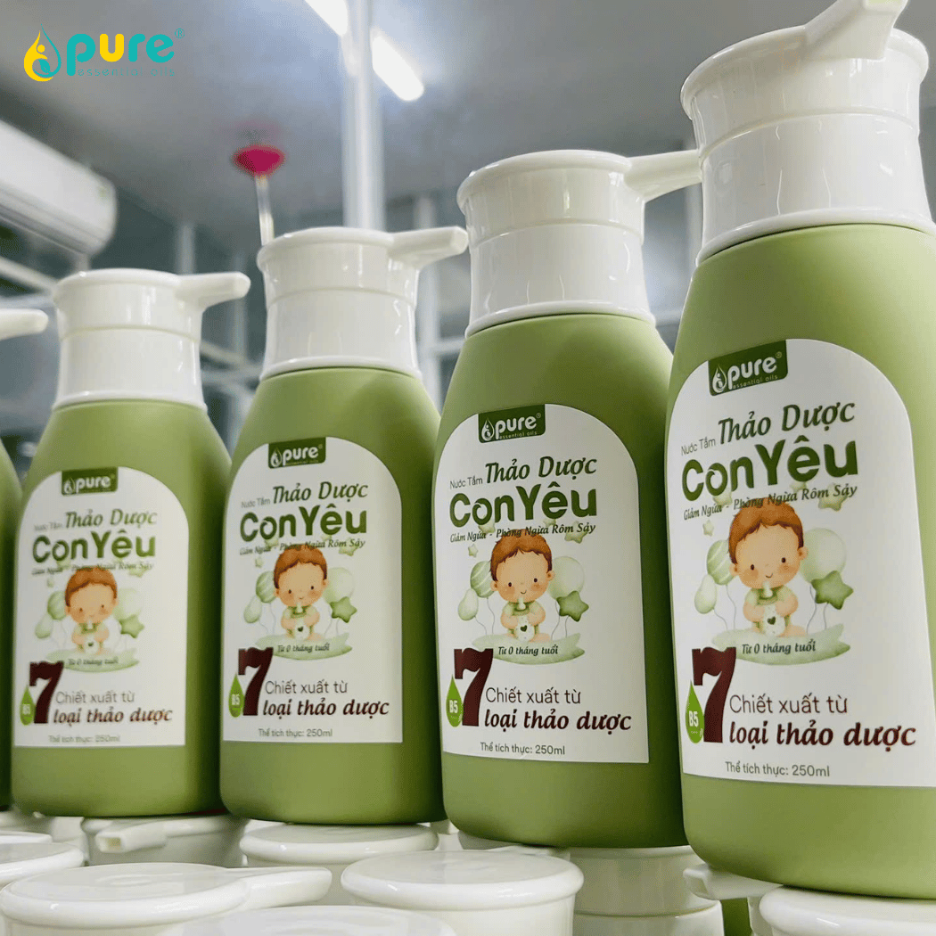 Bí quyết chăm sóc da bé mùa hanh khô cùng nước tắm thảo dược Con Yêu