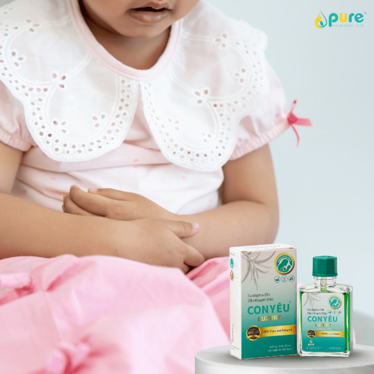 Dầu khuynh diệp Con Yêu hỗ trợ giảm đau bụng và đầy hơi khó tiêu ở trẻ