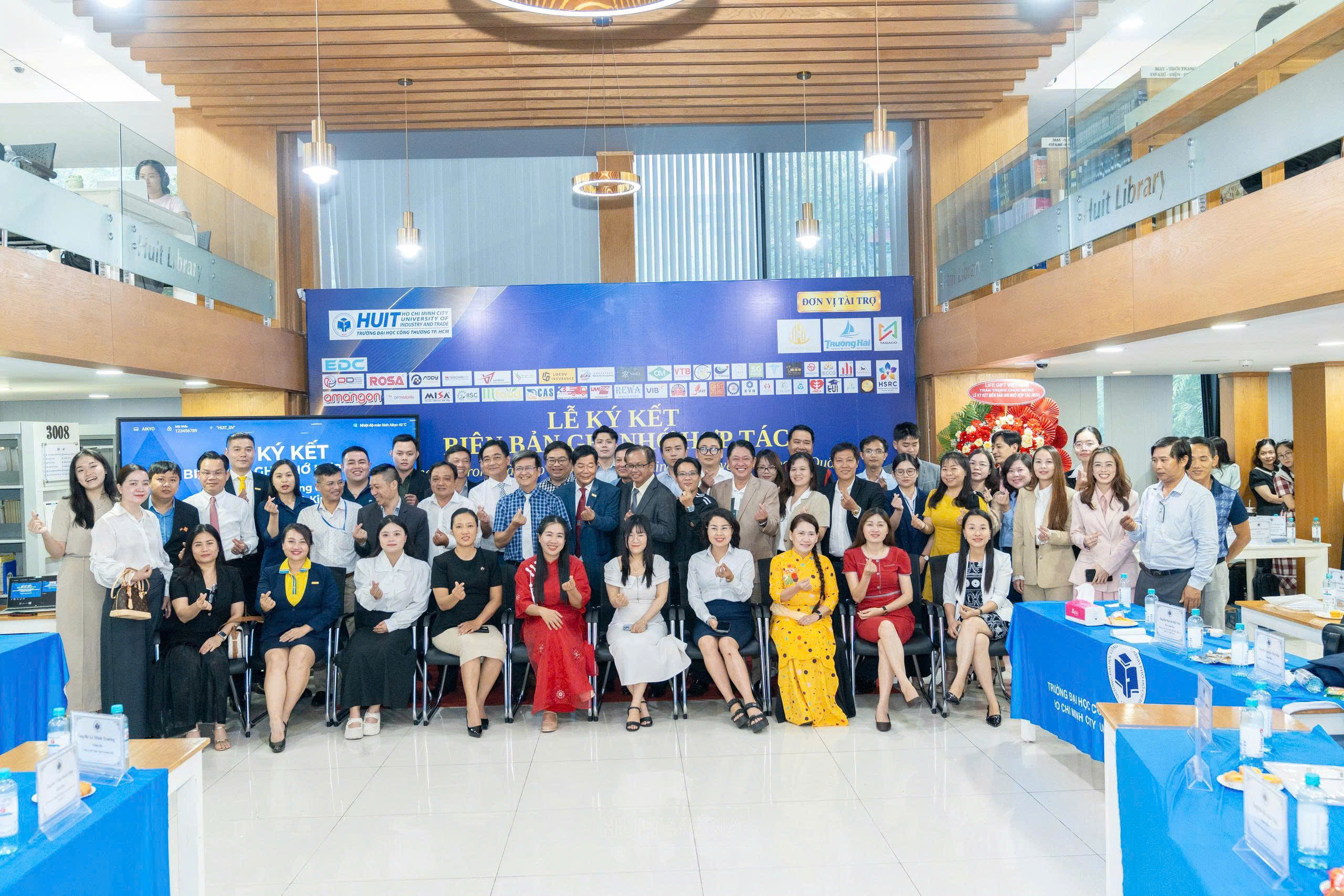 HUIT ký kết hợp tác doanh nghiệp, mở rộng cơ hội thực tập và việc làm cho sinh viên