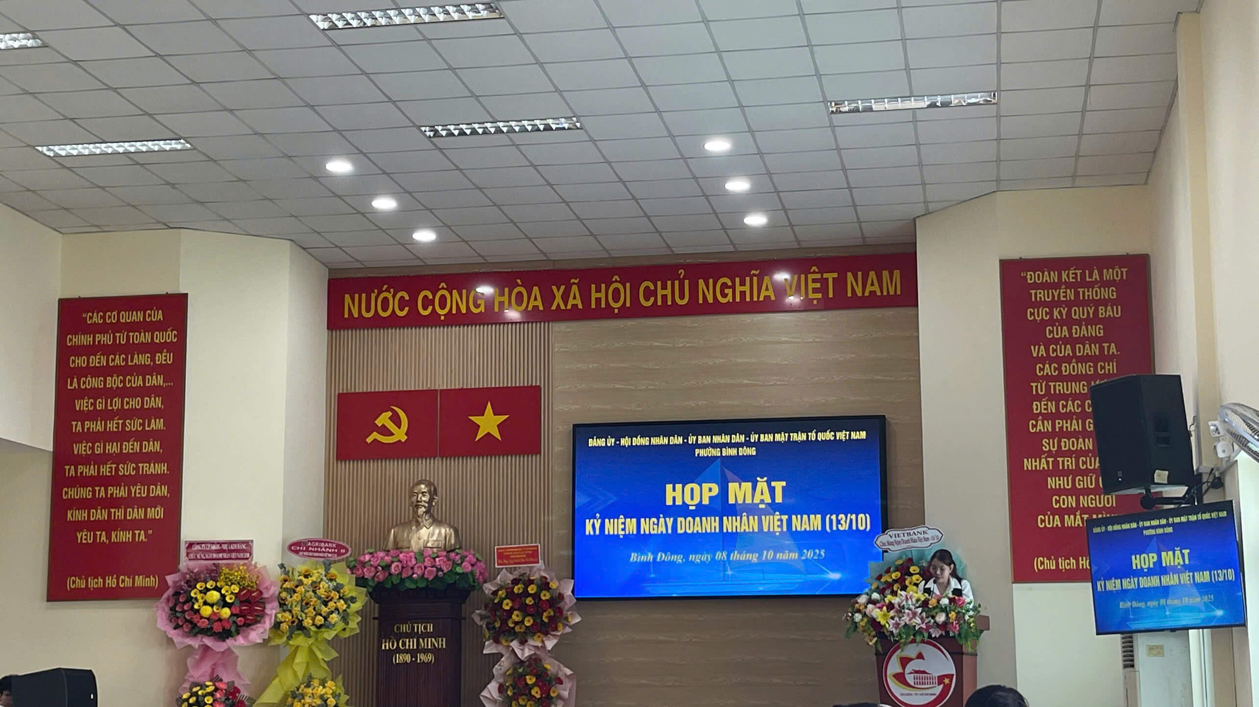 PureGlobal - Con Yêu trưng bày tại buổi Kỷ niệm Ngày Doanh nhân Việt Nam