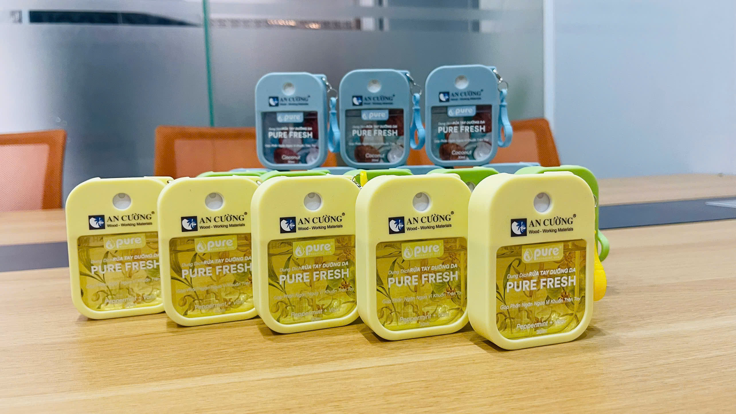 Xịt Rửa Tay Khô Pure Fresh 30ml Thiết Kế Nhỏ Gọn, Tiện Lợi Mang Theo