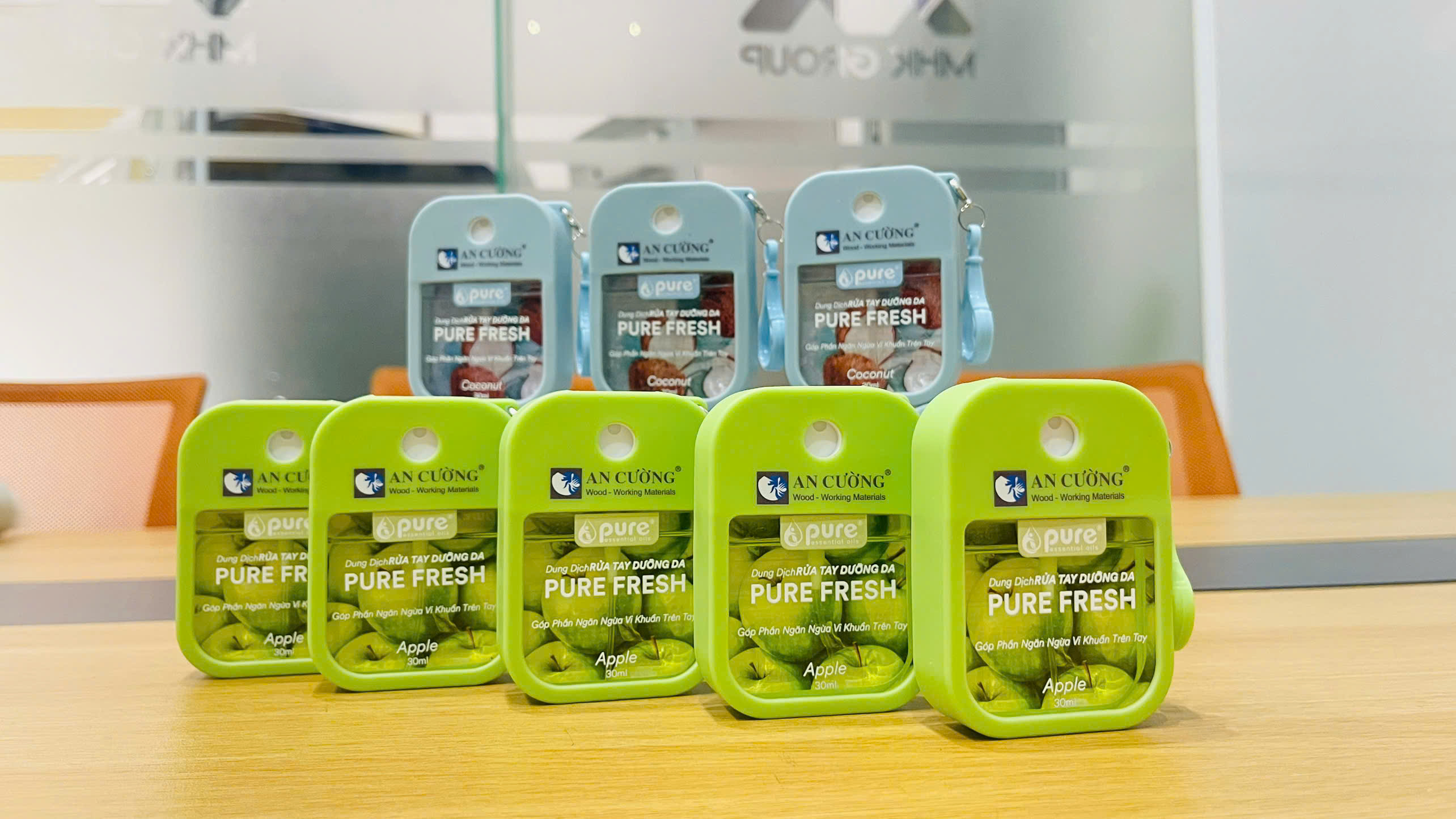 Xịt rửa tay Pure Fresh ngăn ngừa 99 phần trăm vi khuẩn và phòng bệnh tay chân miệng